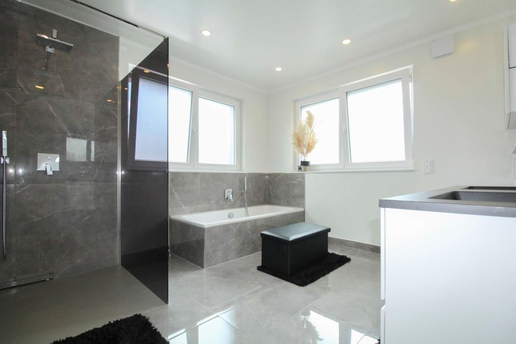 Badezimmer 1. OG