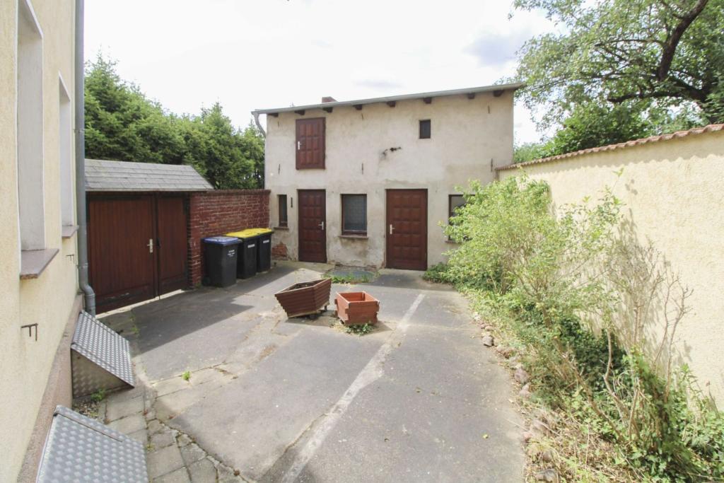 Nebengelass mit Werkstatt