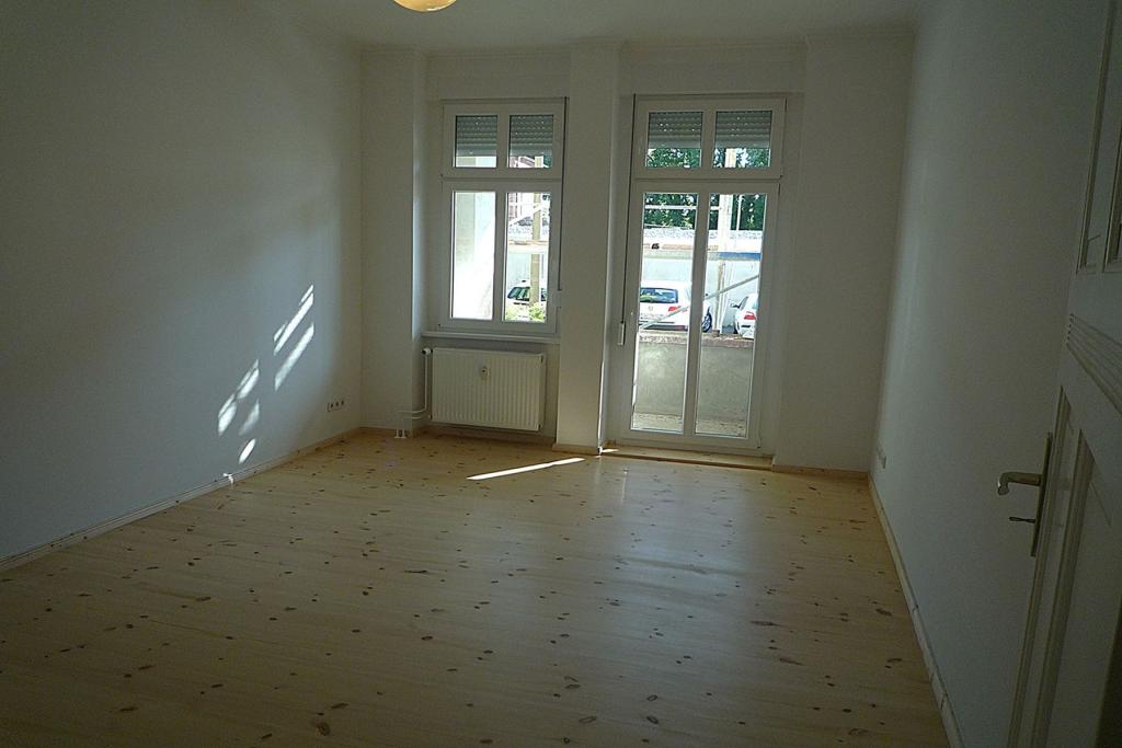 Zimmer mit Balkon
