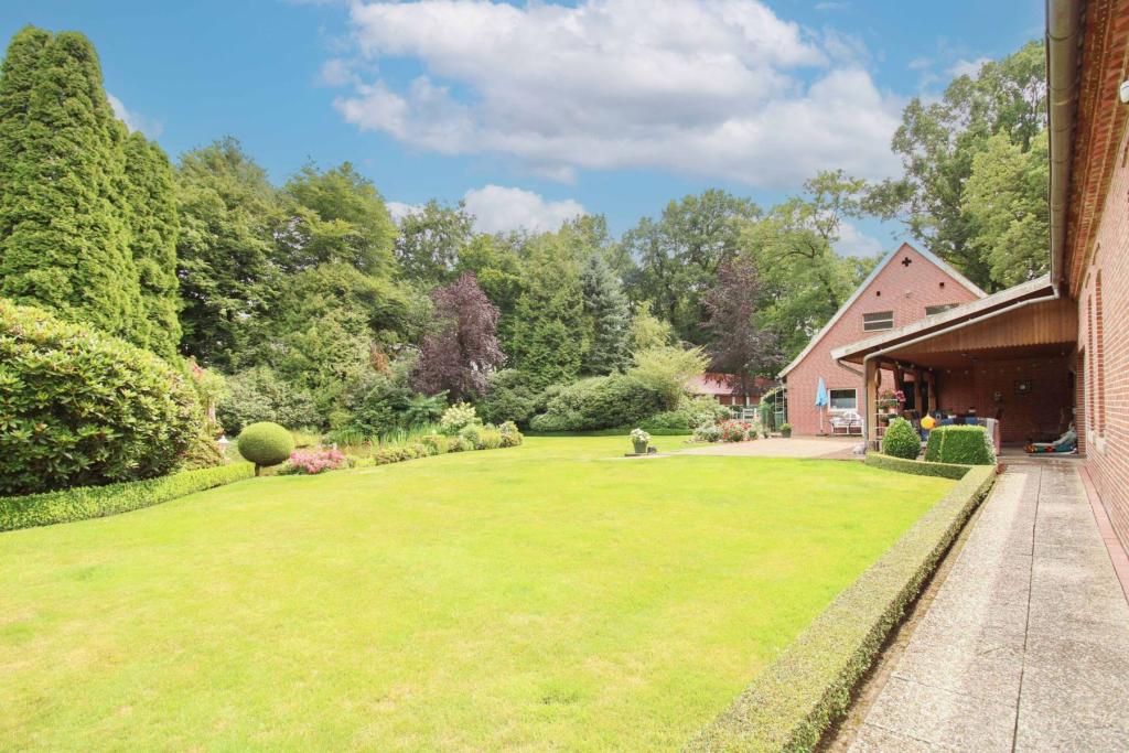Garten seitlich