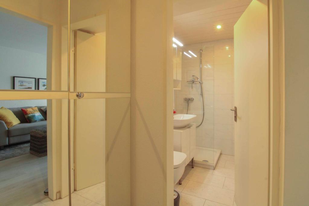 Badezimmer mit Flur