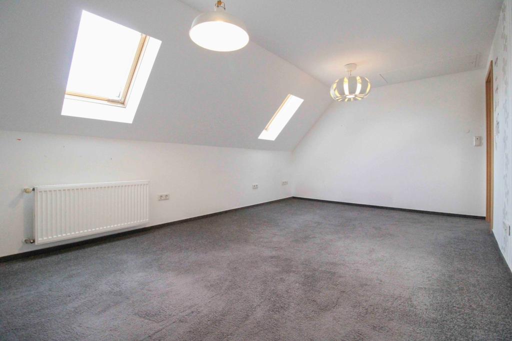 Schlafzimmer (2)