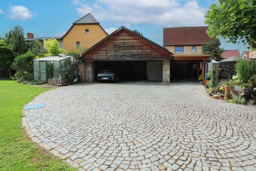 Grundstück (2)