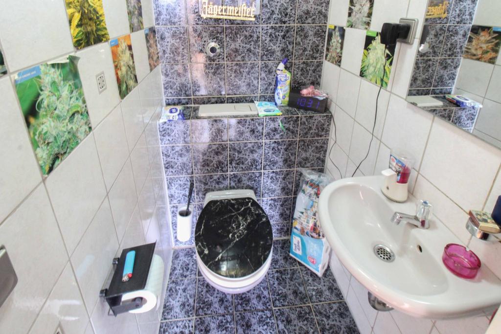 separate Toilette