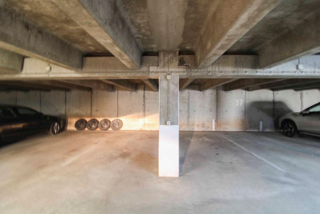 Tiefgaragenstellplatz