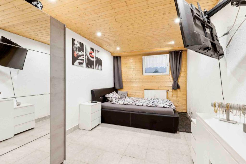 Hobbyraum 1_Schlafzimmer KG
