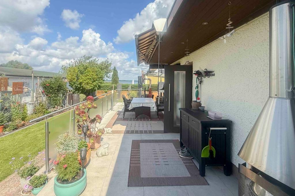 Umlaufende Terrasse_
