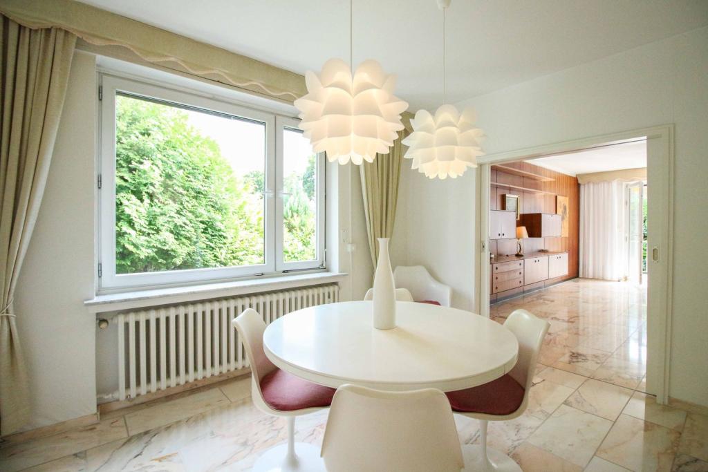 Esszimmer (2)