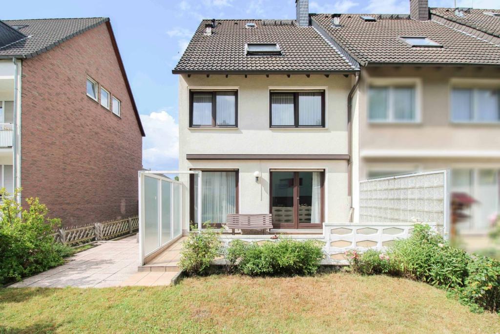 Garten + Rückansicht