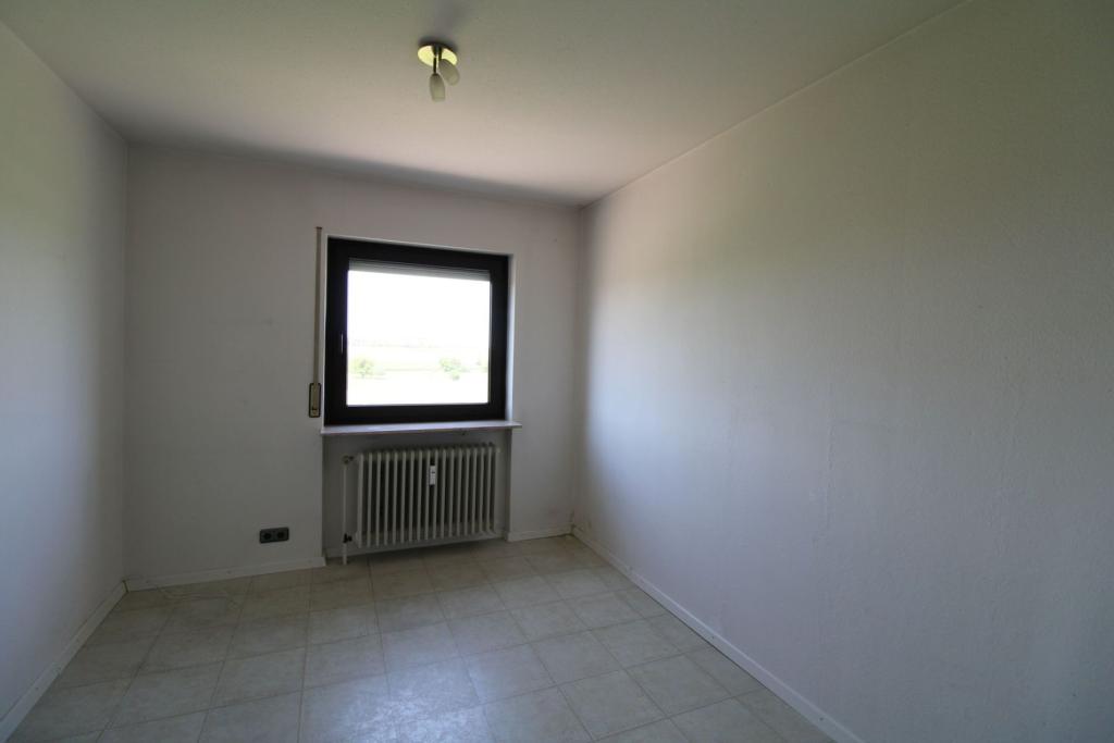Kinderzimmer oder Büro 2