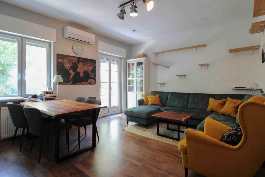 Wohn-und Esszimmer (3)