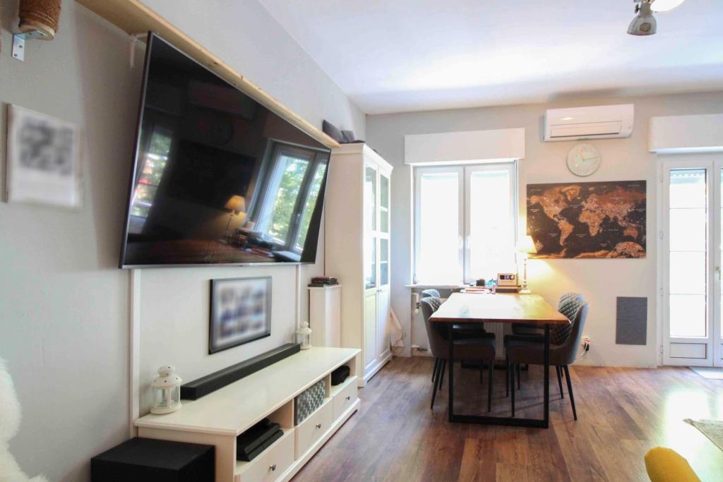 Wohn-und Esszimmer (2)