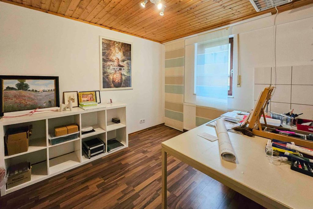 Arbeitszimmer EG
