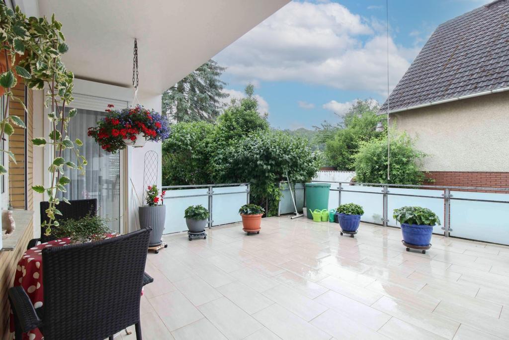 Terrasse Hochparterre-Wohnung