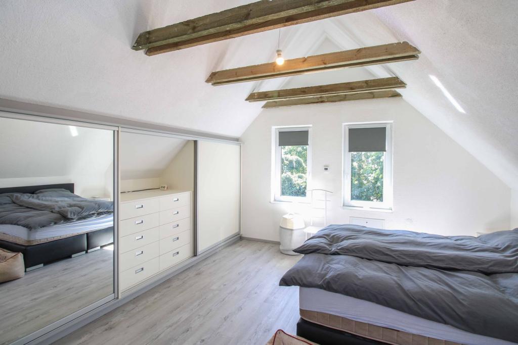 10. Schlafzimmer