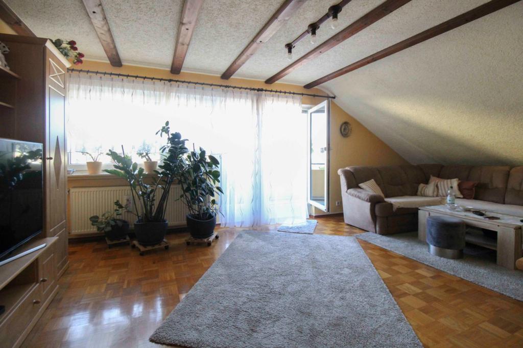 Wohnzimmer Bild 1