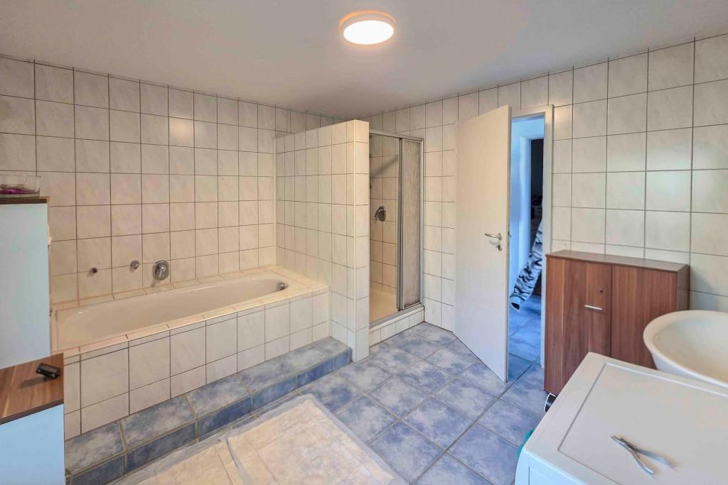 Badezimmer 1.OG