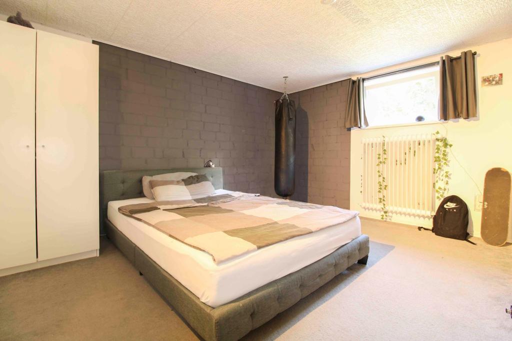 Zimmer 4 Keller