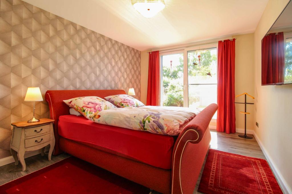 Schlafzimmer 1