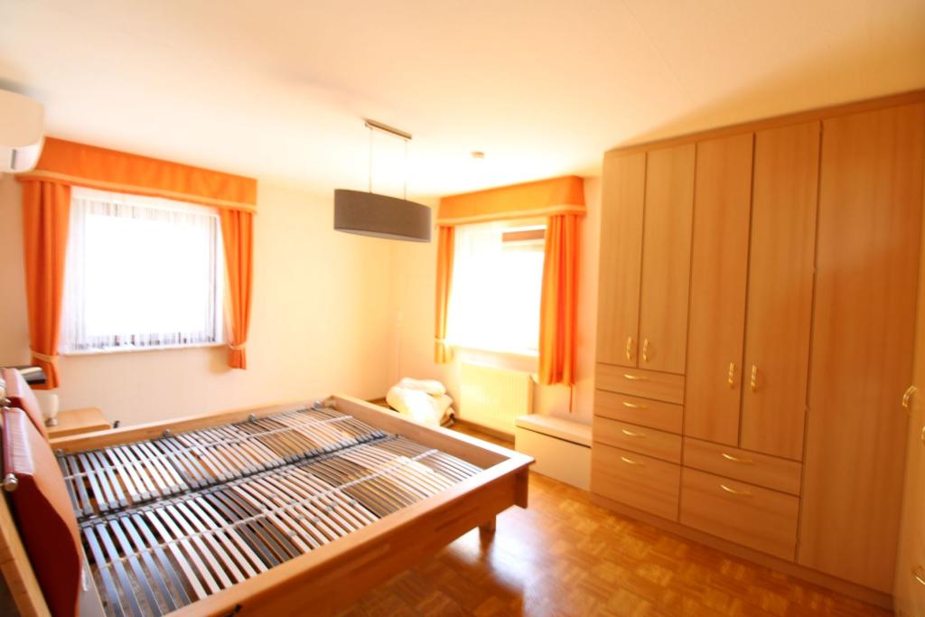 5 Schlafzimmer 2 EG
