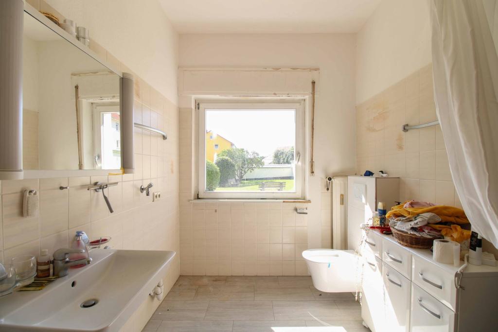 Badezimmer EG