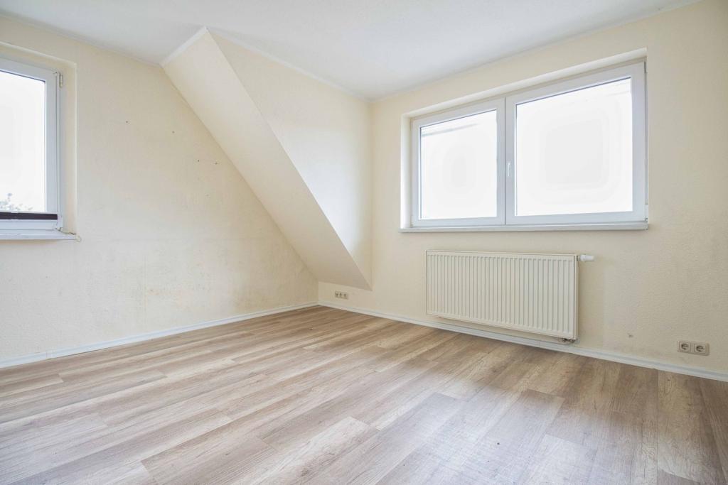 Schlafzimmer 1 I
