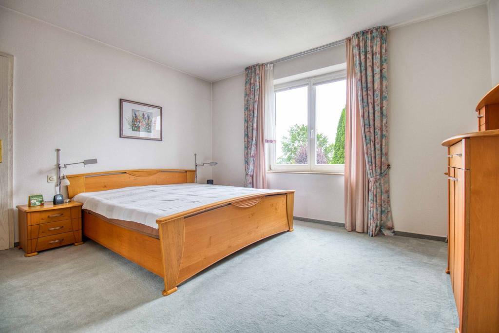 Schlafzimmer 1 DG