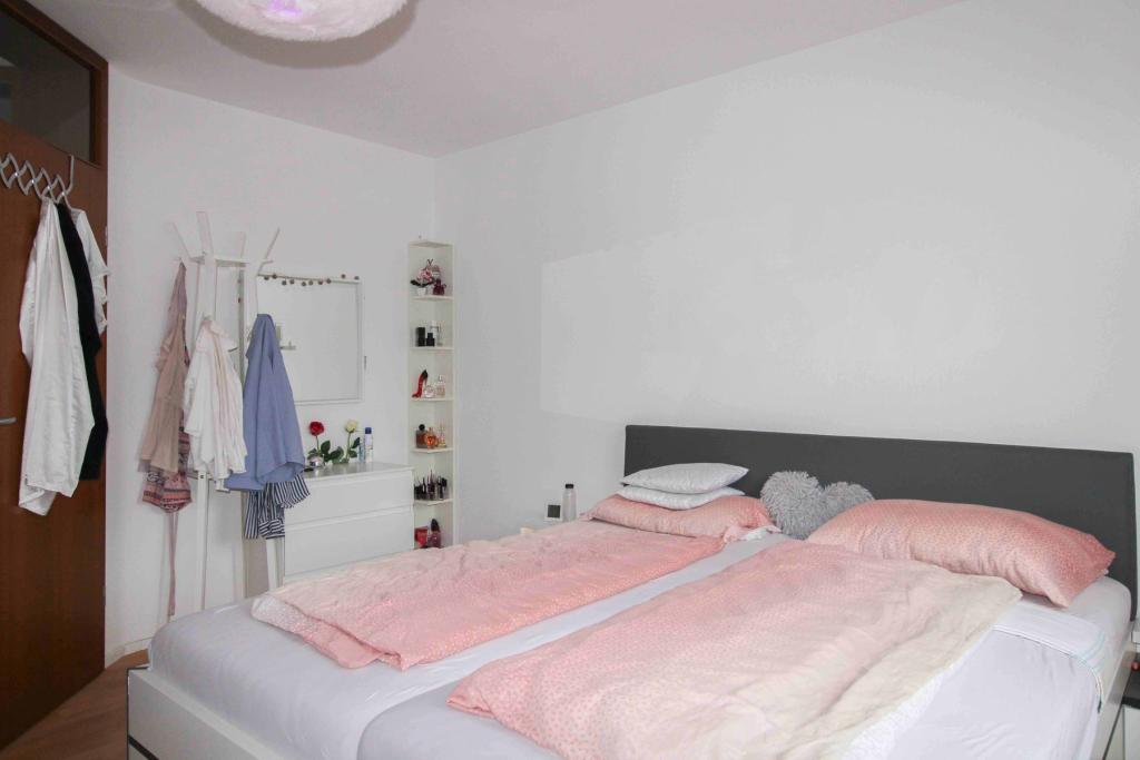 Schlafzimmer Bild 2