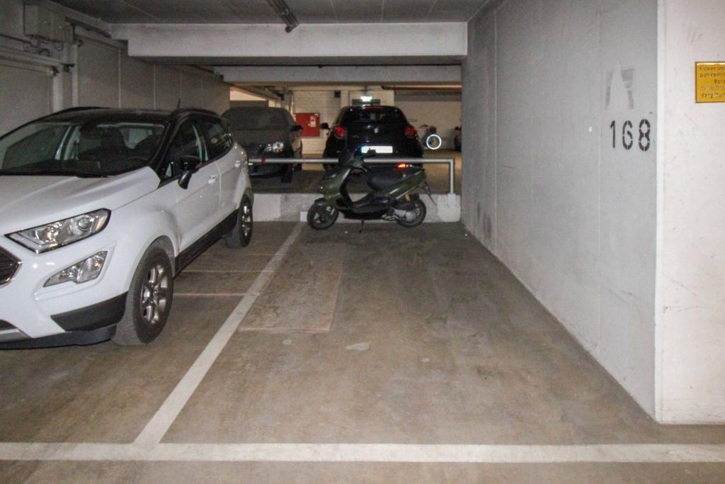 Tiefgaragenstellplatz