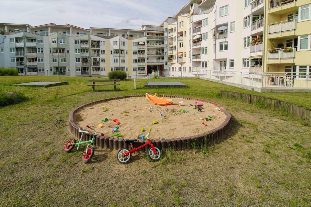 Sandkasten im Innenhof