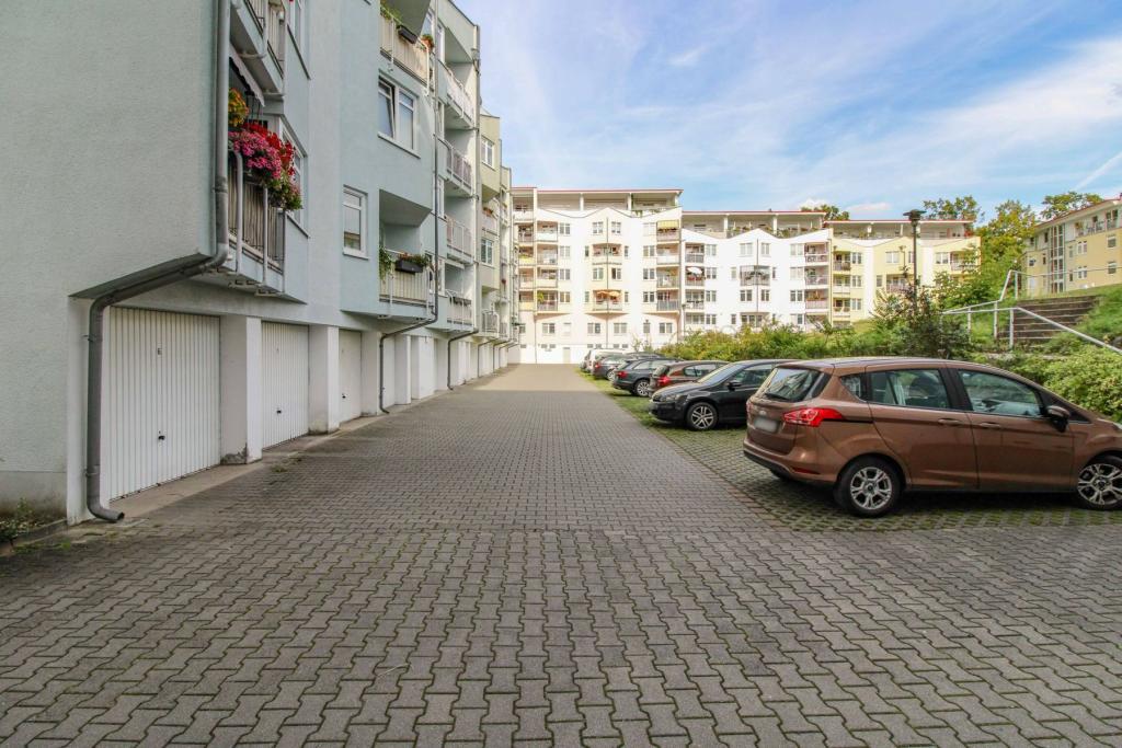Garagen und Freistellplätze