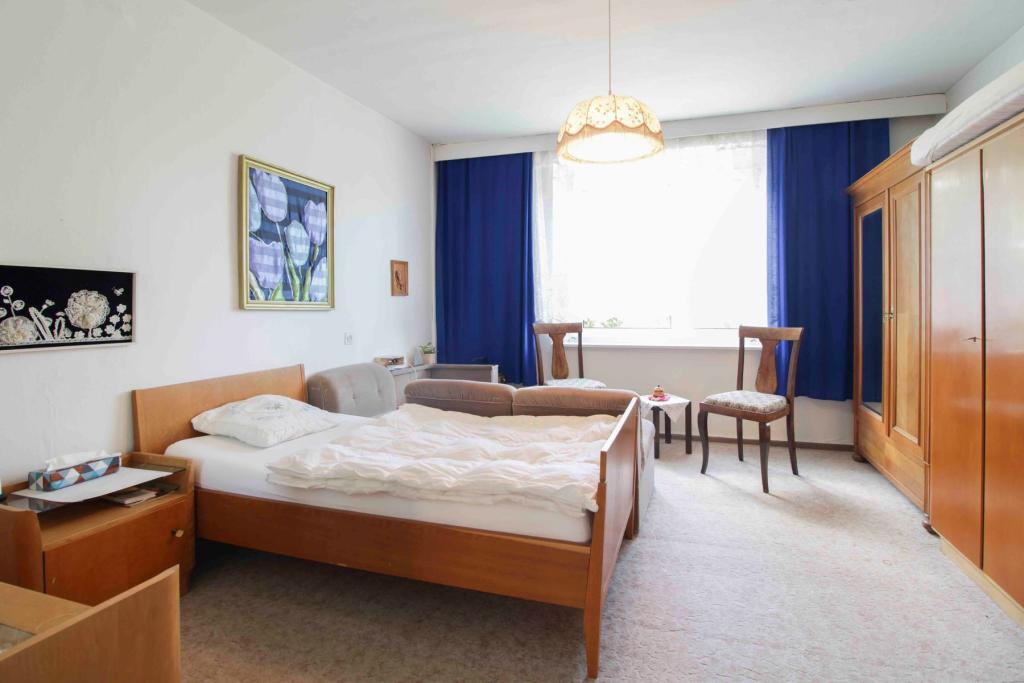 Schlafzimmer OG