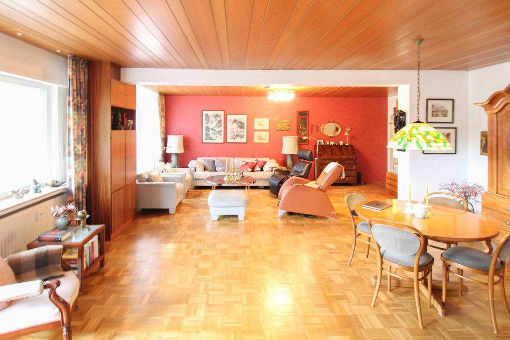 01_Wohnzimmer und Essbereich