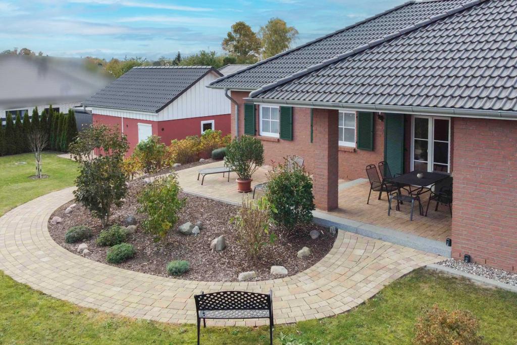 Sonnendeck und Terrasse