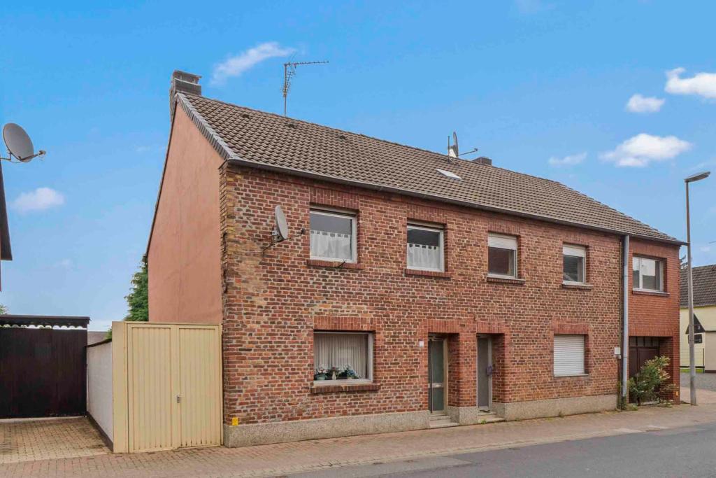 Immobilie in Bedburg -  - Bild 0