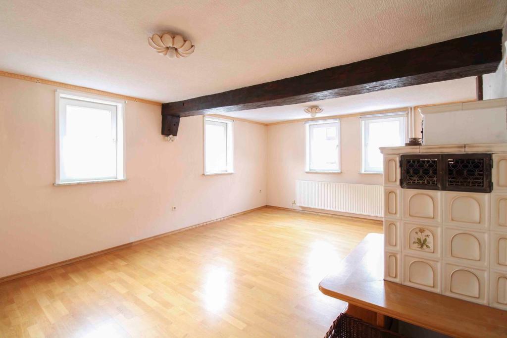 Immobilie in Ebsdorfergrund - Historische Hofreite mit vielseitigen Nutzungsmöglichkeiten in Ebsdorfergrund-Wermertshausen - Bild 2