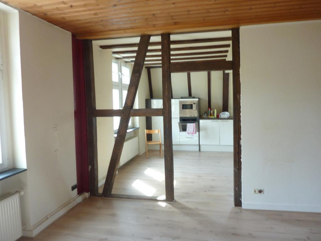 Charmante Altbauwohnung im Grünen – 3-Zimmer-Wohnung mit offener EBK auf ca. 95 m² - Photo 5