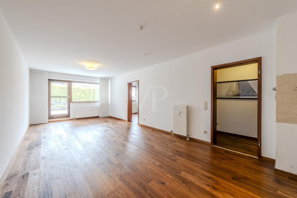 Modernisierte 2-Zimmer-Wohnung mit großer Südterrasse, Sauna, Whirlpool und Tiefgaragenstellplatz - Photo 1