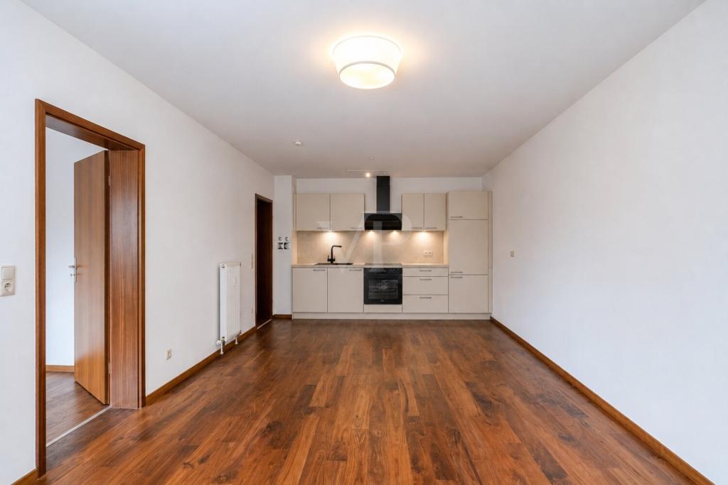 Modernisierte 2-Zimmer-Wohnung mit großer Südterrasse, Sauna, Whirlpool und Tiefgaragenstellplatz - Photo 4