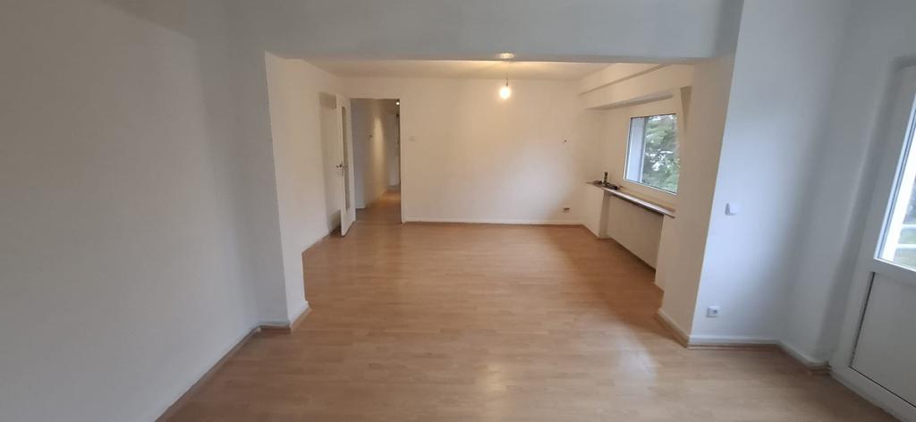 3 Schlafzimmer 1 Badezimmer Mietwohnung DG - Foto 1