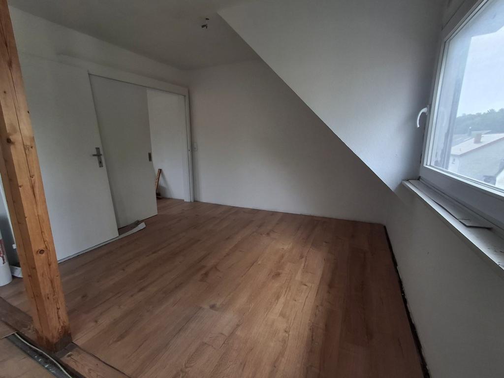 Schöne 2-Zimmer-DG-Wohnung in Sankt Ingbert, Hassel - Photo 4
