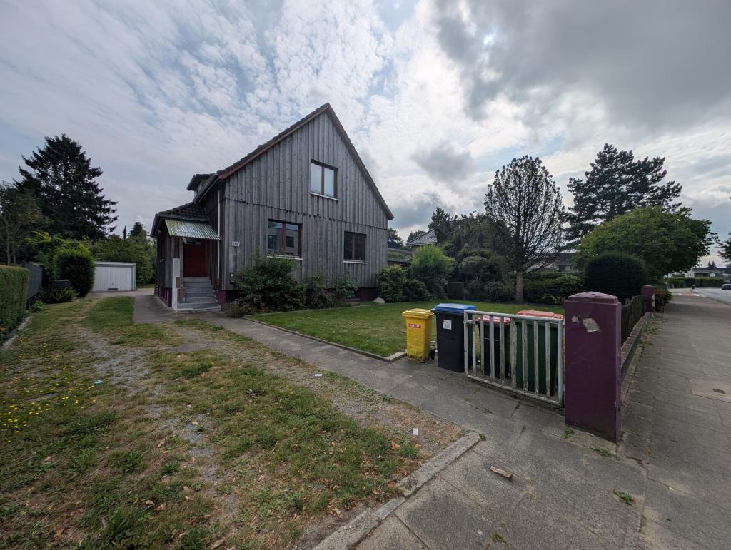 Auffahrt zum Grundstück