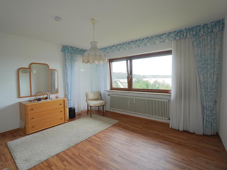 Schlafzimmer mit Balkonzugang