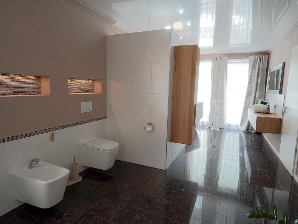 Badezimmer EG