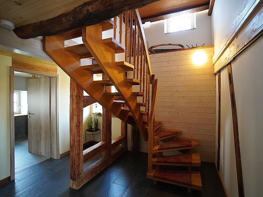 Schöne Holztreppe