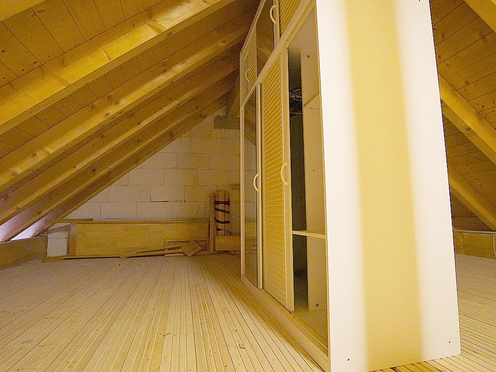 Stauraum im Dachspitz