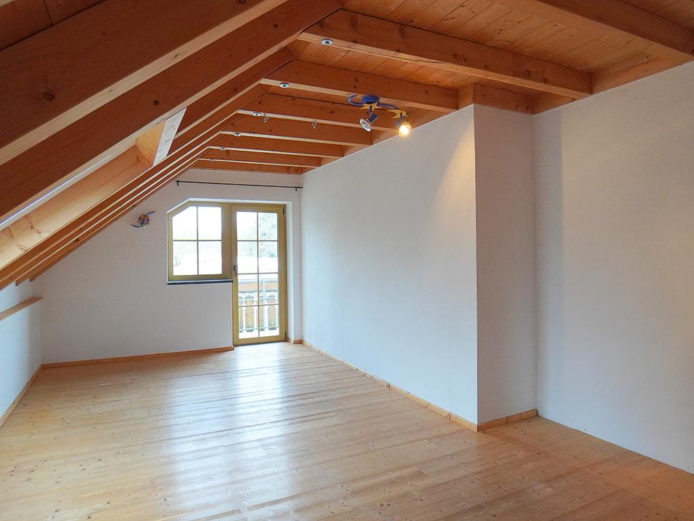 Kinderzimmer mit Balkon