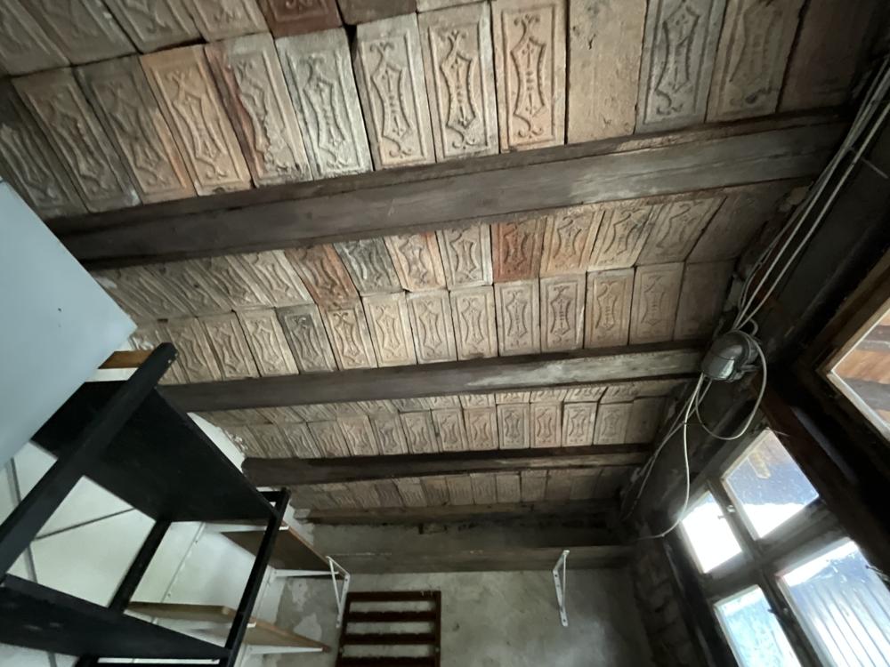 Decke im Abstellraum