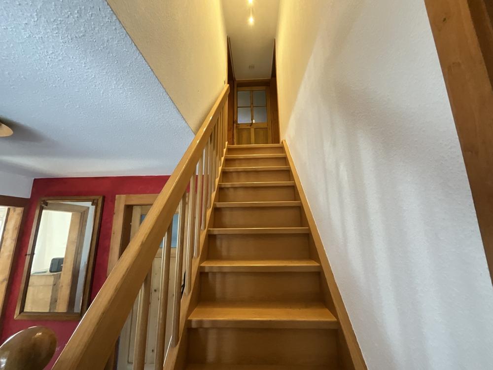 Treppe ins Obergeschoss