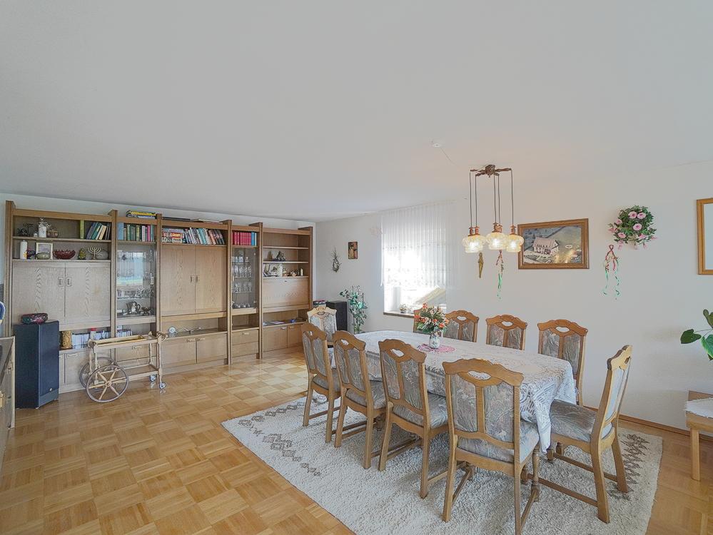 Großes Wohnzimmer